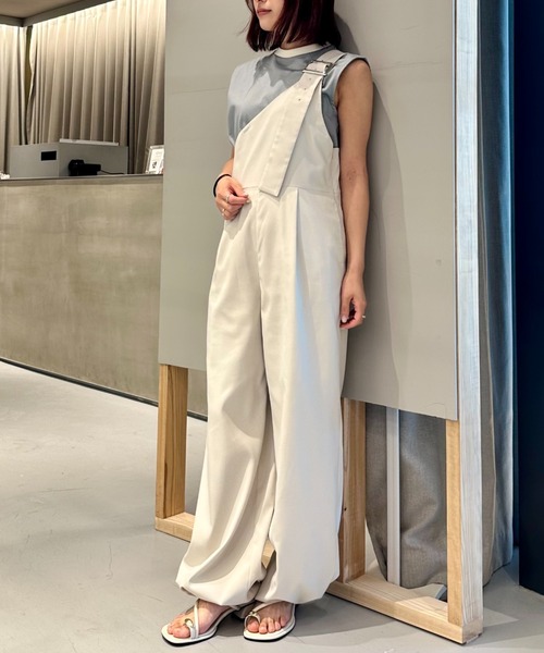 LOVELESS（ラブレス）の「アシンメトリーサロペット（サロペット/オーバーオール・レディース・ブラック/ベージュ系その他・36/34）」の4枚目の写真