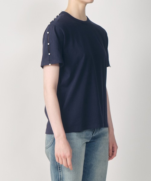 LE CIEL BLEU(ルシェルブルー)の「ボクシーTシャツwパールエンベリッシュメント / Boxy T-shirt w/Pearl Embellishment(Tシャツ/カットソー・レディース・オフホワイト/ブラック/ネイビー・36)」の11枚目の写真