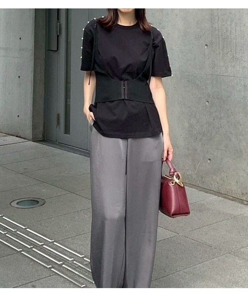 LE CIEL BLEU(ルシェルブルー)の「ボクシーTシャツwパールエンベリッシュメント / Boxy T-shirt w/Pearl Embellishment(Tシャツ/カットソー・レディース・オフホワイト/ブラック/ネイビー・36)」の18枚目の写真