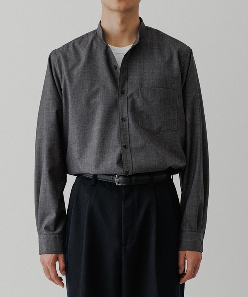 ADAM ET ROPE'(アダムエロペ)の「【NIKKE】バンドカラー シャツ(シャツ/ブラウス・メンズ・ブラック/チャコールグレー/ネイビー・L/M)」の6枚目の写真