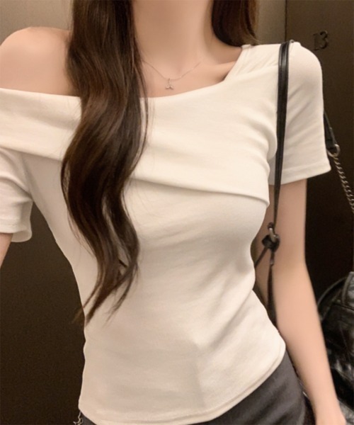 NANEA(ナネア)の「ワンショルダーアシンメトリーTシャツ(Tシャツ/カットソー・レディース・ホワイト/ブラック・SMALL/MEDIUM/LARGE)」の4枚目の写真