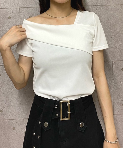 NANEA(ナネア)の「ワンショルダーアシンメトリーTシャツ(Tシャツ/カットソー・レディース・ホワイト/ブラック・SMALL/MEDIUM/LARGE)」の17枚目の写真