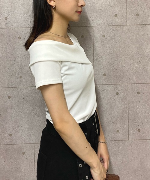 NANEA(ナネア)の「ワンショルダーアシンメトリーTシャツ(Tシャツ/カットソー・レディース・ホワイト/ブラック・SMALL/MEDIUM/LARGE)」の14枚目の写真