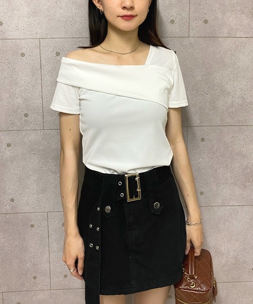NANEA(ナネア)の「ワンショルダーアシンメトリーTシャツ(Tシャツ/カットソー・レディース・ホワイト/ブラック・SMALL/MEDIUM/LARGE)」の15枚目の写真