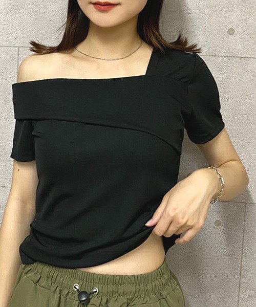 NANEA(ナネア)の「ワンショルダーアシンメトリーTシャツ(Tシャツ/カットソー・レディース・ホワイト/ブラック・SMALL/MEDIUM/LARGE)」の10枚目の写真