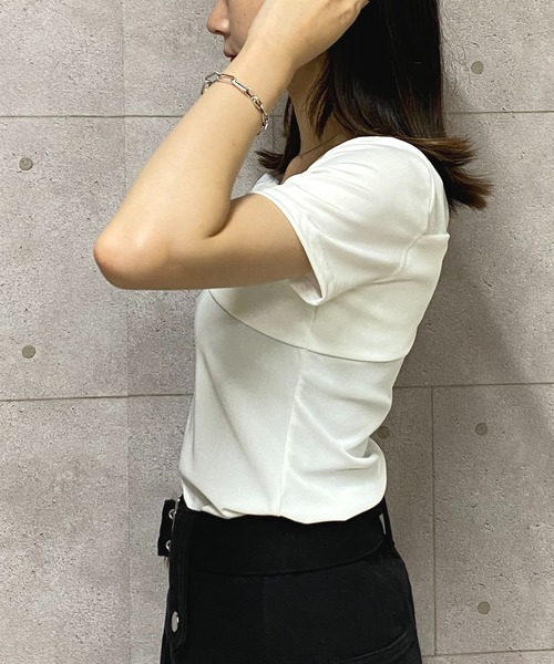 NANEA(ナネア)の「ワンショルダーアシンメトリーTシャツ(Tシャツ/カットソー・レディース・ホワイト/ブラック・SMALL/MEDIUM/LARGE)」の12枚目の写真