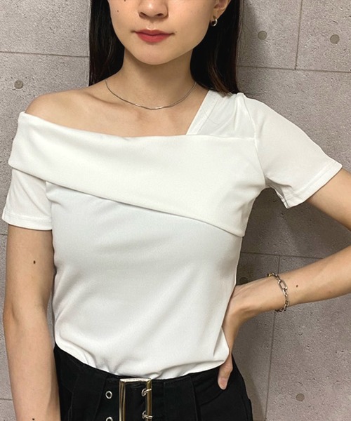 NANEA(ナネア)の「ワンショルダーアシンメトリーTシャツ(Tシャツ/カットソー・レディース・ホワイト/ブラック・SMALL/MEDIUM/LARGE)」の16枚目の写真