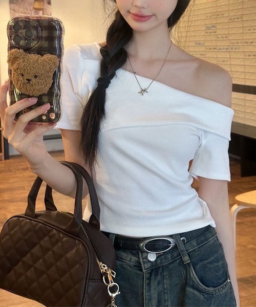 NANEA(ナネア)の「ワンショルダーアシンメトリーTシャツ(Tシャツ/カットソー・レディース・ホワイト/ブラック・SMALL/MEDIUM/LARGE)」の20枚目の写真