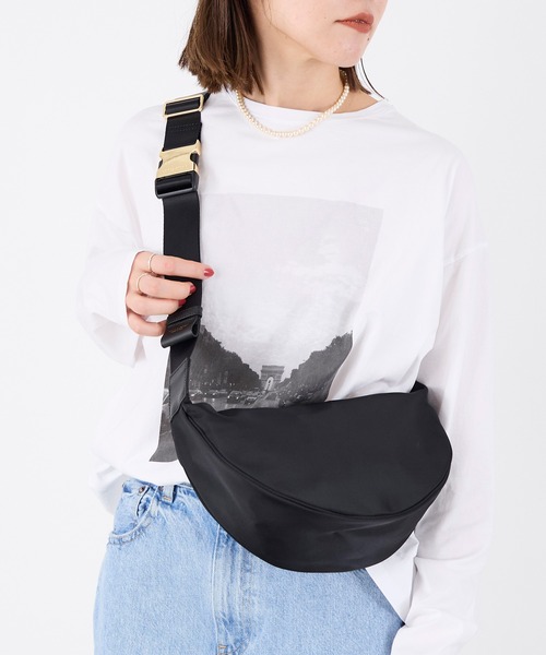 VIOLAd'ORO（ヴィオラドーロ）の「【VIOLAd'ORO】ナイロンボディバッグ-BIANCA Nylon bag（ボディバッグ/ウエストポーチ・レディース・ダークブラウン/ブラック・FREE）」の2枚目の写真