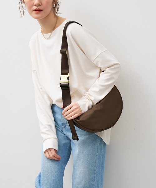 VIOLAd'ORO（ヴィオラドーロ）の「【VIOLAd'ORO】ナイロンボディバッグ-BIANCA Nylon bag（ボディバッグ/ウエストポーチ・レディース・ダークブラウン/ブラック・FREE）」の22枚目の写真