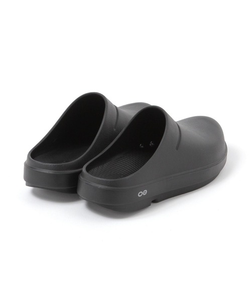 OOFOS(ウーフォス)の「OOFOS/OOcloog(その他シューズ・メンズ・ブラック・MEDIUM/SMALL)」の4枚目の写真