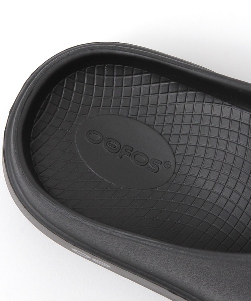 OOFOS(ウーフォス)の「OOFOS/OOcloog(その他シューズ・メンズ・ブラック・MEDIUM/SMALL)」の9枚目の写真