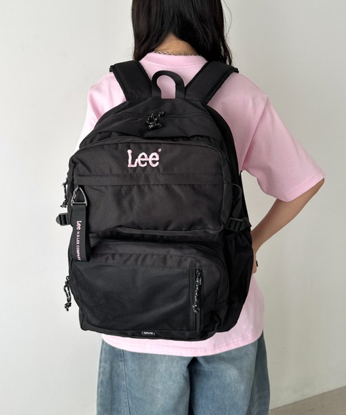 Lee(リー)の「Lee/リー 撥水 多機能 テープチャーム付き リュック/デイパック バックパック/大容量 約31.0リットル/スクール(バックパック/リュック・レディース・ブラック×ブラック/ブラック×ピンク/ブラック×ホワイト・FREE)」の3枚目の写真