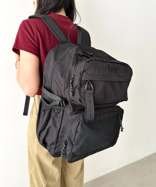 Lee(リー)の「Lee/リー 撥水 多機能 テープチャーム付き リュック/デイパック バックパック/大容量 約31.0リットル/スクール(バックパック/リュック・レディース・ブラック×ブラック/ブラック×ピンク/ブラック×ホワイト・FREE)」の15枚目の写真