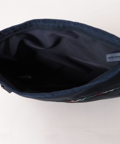 Arnold Palmer（アーノルドパーマー）の「パーマーチェックファスナー サコッシュ（ショルダーバッグ・レディース・ネイビー/ベージュ・F）」の9枚目の写真