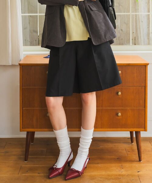 RETRO GIRL（レトロガール）の「タックバミューダPT（その他パンツ・レディース・ベージュ/ブラック/チャコールグレー・FREE）」の2枚目の写真