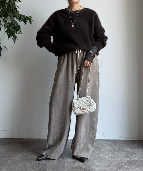DouDou（ドゥドゥ）の「ヘリンボーンコーデュロイイージーパンツ（その他パンツ・レディース・オフホワイト/チャコールグレー/グレイッシュベージュ・FREE/TM）」の4枚目の写真