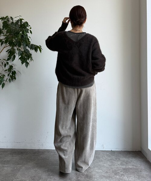 DouDou（ドゥドゥ）の「ヘリンボーンコーデュロイイージーパンツ（その他パンツ・レディース・オフホワイト/チャコールグレー/グレイッシュベージュ・FREE/TM）」の7枚目の写真