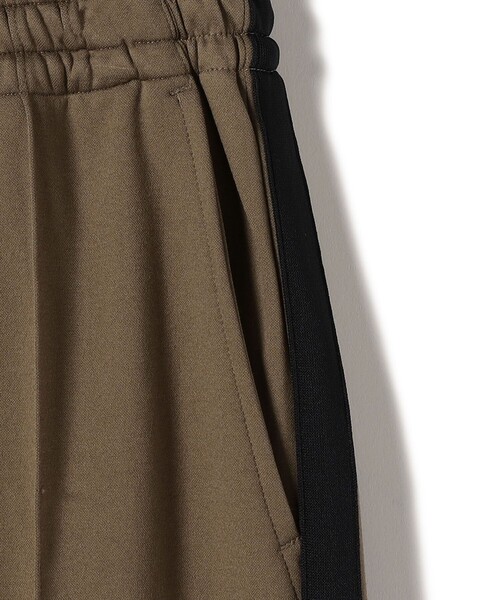 SHIPS（シップス）の「SHIPS Primary Navy Label:ピンタック ジャージー ライン パンツ（その他パンツ・レディース・ネイビー/ブラウン/ダークグレー/ベージュ・ONE SIZE）」の9枚目の写真