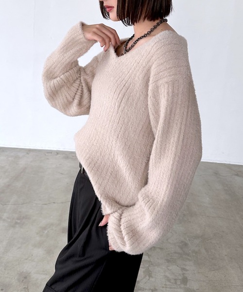 PAGEBOY(ページボーイ)の「WEB限定アイテム/クラウドシャギーVニット(ニット/セーター・レディース・グレイッシュベージュ/チョコ/ブラック/グリーン系その他/オレンジ・FREE)」の14枚目の写真