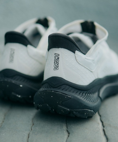 HOKA（ホカ）の「PROJECT TRANSPORT　1162850-FLCK（スニーカー・メンズ・ホワイト・25.0cm/26.0cm/27.0cm/28.0cm/29.0cm/24.5cm/25.5cm/26.5cm/27.5cm/28.5cm/24.0cm/30.0cm）」の4枚目の写真