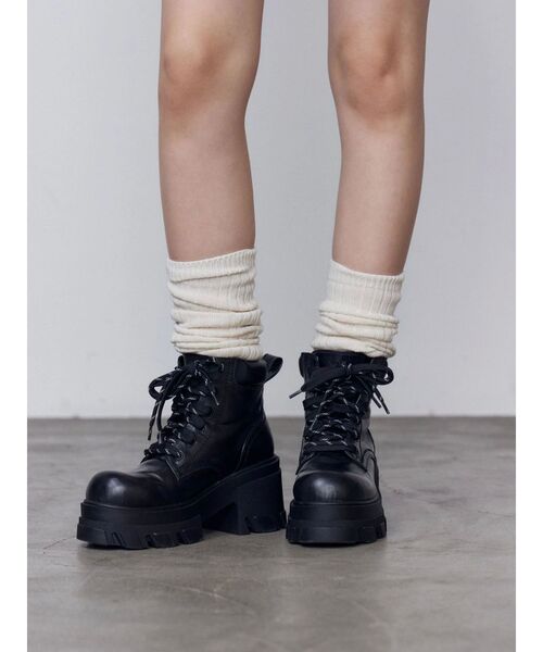 EMODA（エモダ）の「レースアップタンクソールブーツ（ブーツ・レディース・ブラック/ブラウン・SMALL/MEDIUM/LARGE）」の4枚目の写真