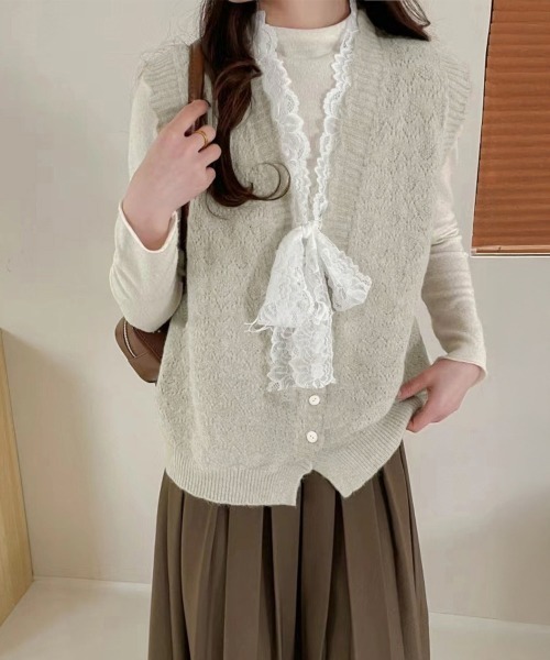 Miniministore(ミニミニストア)の「ニットベストネックラインレースニットジレ(ベスト・レディース・イエロー×グリーン/グレイッシュベージュ/ライトグレー/ピンク/ラベンダー・FREE)」の1枚目の写真