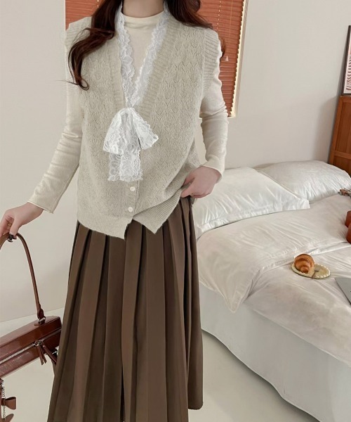 Miniministore(ミニミニストア)の「ニットベストネックラインレースニットジレ(ベスト・レディース・イエロー×グリーン/グレイッシュベージュ/ライトグレー/ピンク/ラベンダー・FREE)」の6枚目の写真