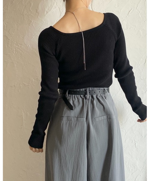 She's Closet(シーズクローゼット)の「デコルテ見せタイト長袖ボートネックリブニットトップス(ニット/セーター・レディース・杢グレー/オフホワイト/ブラック/ネイビー/ミント・FREE)」の6枚目の写真