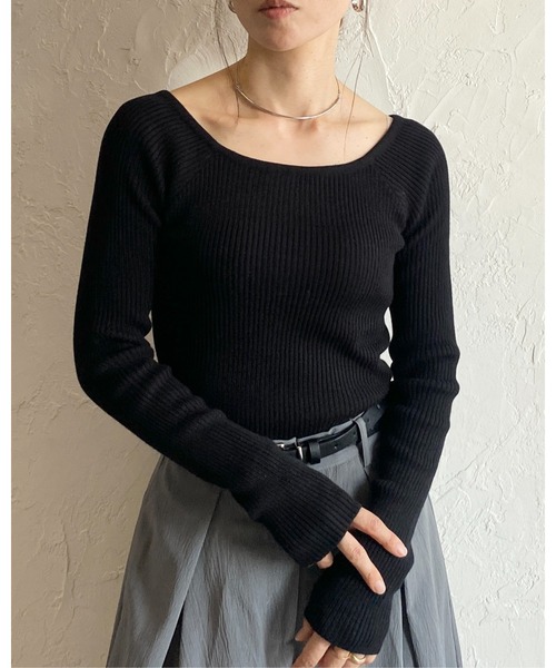 She's Closet(シーズクローゼット)の「デコルテ見せタイト長袖ボートネックリブニットトップス(ニット/セーター・レディース・杢グレー/オフホワイト/ブラック/ネイビー/ミント・FREE)」の9枚目の写真