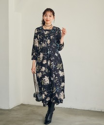 フリルネックパイピング花柄ワンピース