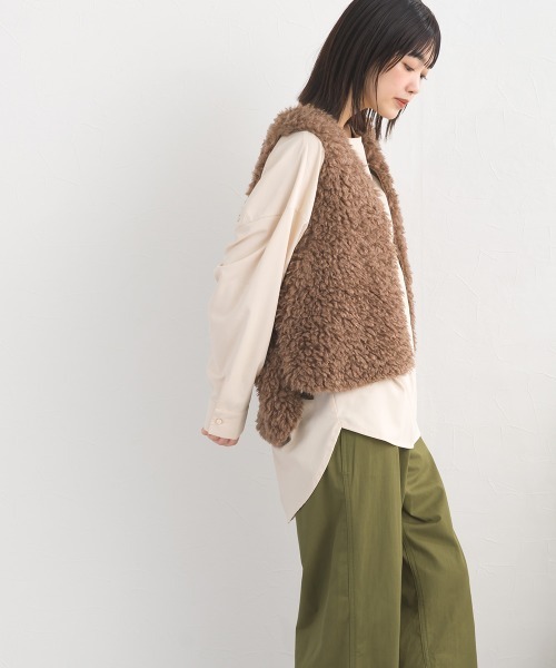 OMNES(オムネス)の「テックコットンクルーネック裾ラウンドブラウス(シャツ/ブラウス・レディース・ホワイト/ブラック/ベージュ/イエロー/グリーン/ブルー系その他/ネイビー系・FREE)」の19枚目の写真