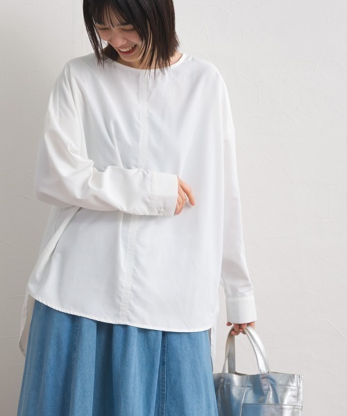 OMNES(オムネス)の「テックコットンクルーネック裾ラウンドブラウス(シャツ/ブラウス・レディース・ホワイト/ブラック/ベージュ/イエロー/グリーン/ブルー系その他/ネイビー系・FREE)」の8枚目の写真