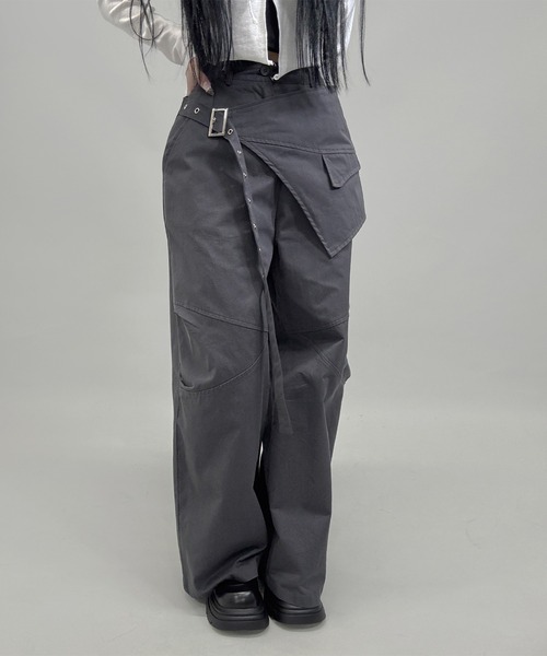 FOLLOWIN（フォロウィン）の「2way/ラップスカートレイヤーワイドパンツ（その他パンツ・レディース・グレー/ブラック・MEDIUM/SMALL）」の2枚目の写真