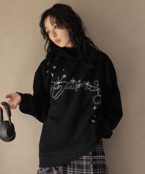 Ulysses(ユリシス)の「ロゴ刺繍デザインフーディー(パーカー・レディース・ホワイト/ブラック・L/M)」の7枚目の写真