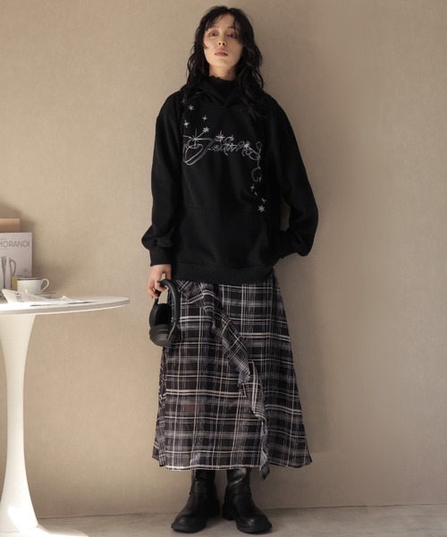 Ulysses(ユリシス)の「ロゴ刺繍デザインフーディー(パーカー・レディース・ホワイト/ブラック・L/M)」の3枚目の写真