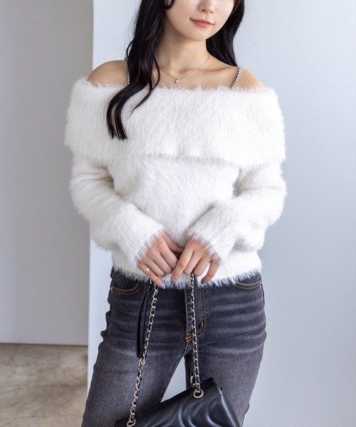 clear（クリア）の「肩ビジューフェザーオフショルニットトップス[大人 フェミニン 上品]≪AW新作≫（ニット/セーター・レディース・ミント/ボルドー/ブラウン/グレー/アイボリー/ブラック/ピンクベージュ・F）」の2枚目の写真