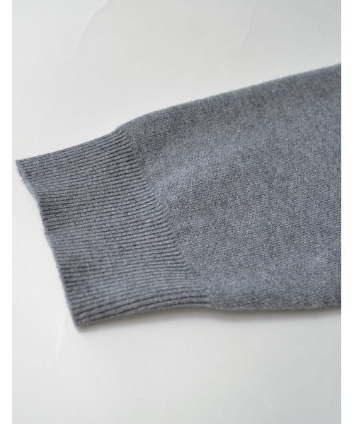 MEISM（ミズム）の「[MEISM by Re:EDIT][2025AW PRE ORDER]ワンポイント刺繍ロゴエンブレムニットトップス（ニット/セーター・レディース・グレー/アイボリー/ブラック・LARGE/MEDIUM）」の11枚目の写真