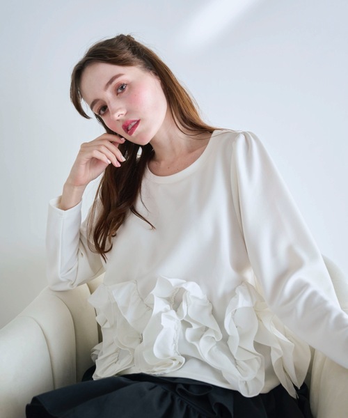M y u(ミュー)の「裾フリルフラワー 長袖TOPS(Tシャツ/カットソー・レディース・ブラック/ホワイト・FREE)」の18枚目の写真