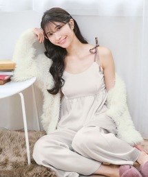aimerfeel（エメフィール）の「【あざとく可愛い!トレンドシルエットで叶える、体型カバー万能3点ルームウェア】サテンキャミソール シャギーニット カーディガン付き ロングパンツ 3点セット（ルームウェア/パジャマ）」