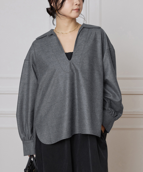 IENA LA BOUCLE(イエナラブークル)の「IENA LA BOUCLE ウールジャージスキッパーシャツ(シャツ/ブラウス・レディース・グレー/ブラック・FREE)」の1枚目の写真