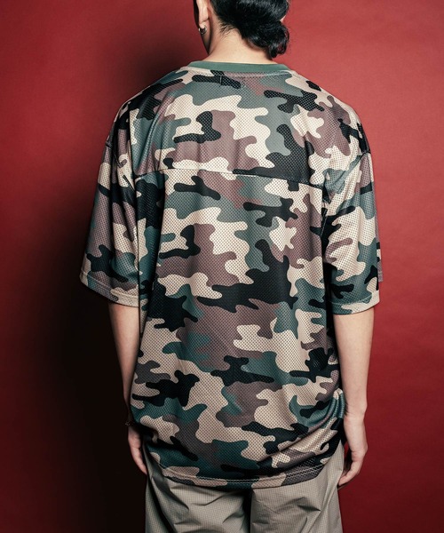 Subciety(サブサエティ)の「Foot ball shirt(Tシャツ/カットソー・メンズ・ブラック/マルチ/カモフラージュ・SMALL/MEDIUM/LARGE/X-LARGE)」の12枚目の写真