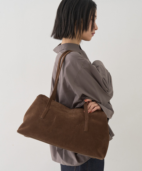 Rouge vif（ルージュヴィフ）の「【MAESTOSO/マエストソ】AURORA TOTE ポーチ付きレーザートートバッグ（トートバッグ・レディース・ブラック/チョコ・フリー）」の6枚目の写真