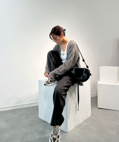 Reurie'（レウリィ）の「ベルトスラックス(chihiro select) / ロング丈 ワイドパンツ センタープレス きれいめ シンプル 大人カジュアル オフィスカジュアル ノームコア（スラックス・レディース・グレー/ブラック・MEDIUM/SMALL）」の9枚目の写真