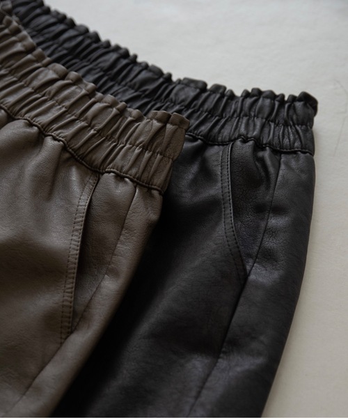 I_am（アイアム）の「smooth flow short culottes【I_am × kimina】 / スムースフロウショートキュロット（その他パンツ・レディース・ブラック/ダークブラウン・FREE）」の5枚目の写真