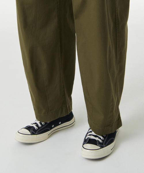 MUSINSA STANDARD（ムシンサスタンダード）の「コットンワイドバルーンパンツ[オリーブグリーン]（その他パンツ・メンズ・その他・42/26/27/28/29/30/31/32/33/34/36/38/40）」の5枚目の写真