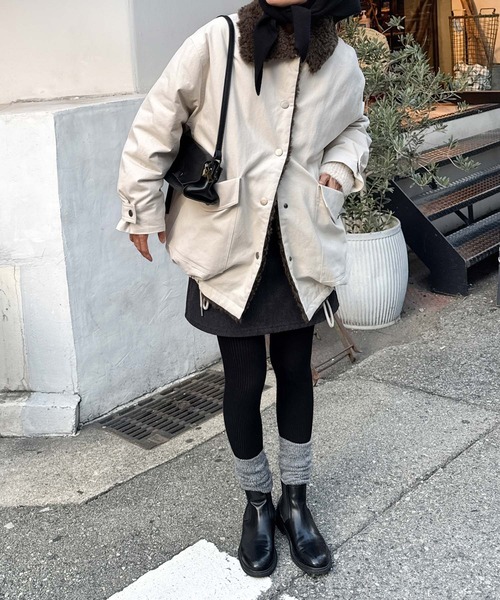 CANAL JEAN(キャナルジーン)の「diggity 襟ボアハーフダウンコート(ダウンジャケット/コート・レディース・ブラック/オフホワイト・ONE SIZE)」の2枚目の写真