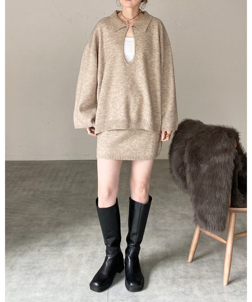 She's Closet（シーズクローゼット）の「深vネック長袖オーバーサイズスキッパーポロニット（ニット/セーター・レディース・ブラウン/グレー/ブラック/ベージュ・FREE）」の12枚目の写真