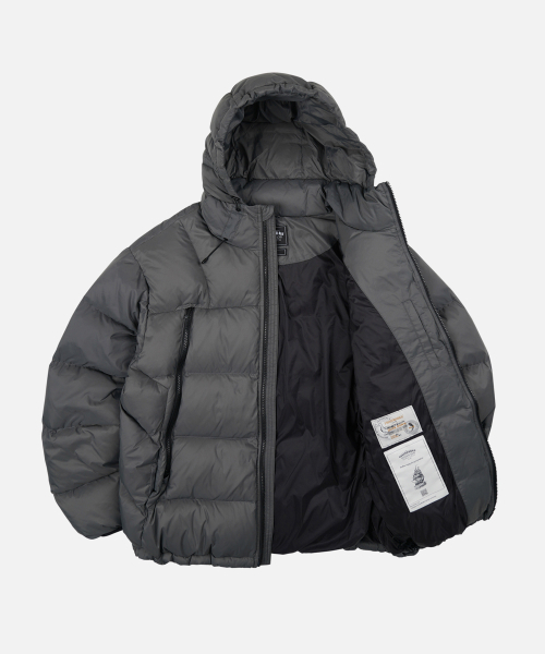 FRIZMWORKS(フリズムワークス)の「ALTAVIA DOWN PARKA _ GUN METAL(ダウンジャケット/コート・メンズ・その他・X-LARGE/SMALL/MEDIUM/LARGE)」の2枚目の写真