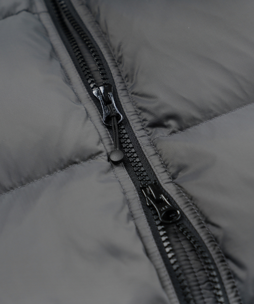 FRIZMWORKS(フリズムワークス)の「ALTAVIA DOWN PARKA _ GUN METAL(ダウンジャケット/コート・メンズ・その他・X-LARGE/SMALL/MEDIUM/LARGE)」の5枚目の写真
